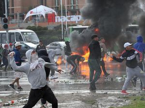 Undang-undang soal Ikan Picu Bentrokan Nelayan dengan Polisi di Chile Undang-undang soal Ikan Picu Bentrokan Nelayan dengan Polisi di Chile