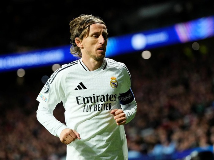 Luka Modric central midfield of Real Madrid and Croatia during the UEFA Champions League 2024/25 UEFA Champions League 2024/25 Round of 16 second leg match between Atletico de Madrid and Real Madrid C.F. at Estadio Riyadh Air Metropolitano on March 12, 2025 in Madrid, Spain. (Photo by Jose Breton/Pics Action/NurPhoto via Getty Images)