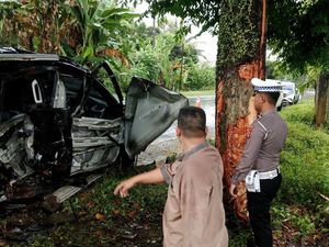 Kadinkes Aceh Utara Meninggal Kecelakaan, Mobilnya Nabrak Pohon Kadinkes Aceh Utara Meninggal Kecelakaan, Mobilnya Nabrak Pohon