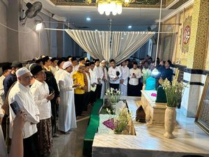 Safari Ramadan ke Jatim, Bahlil Bawa Salam dari Prabowo di Ponpes Pasuruan