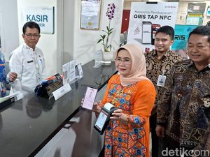 BI Bebaskan Biaya Transaksi Layanan QRIS Tap Khusus di BLUD BI Bebaskan Biaya Transaksi Layanan QRIS Tap Khusus di BLUD