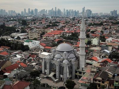 Bukan di Turki, Masjid Gaya Eropa Ini Ada di Tengah Kota Jakarta