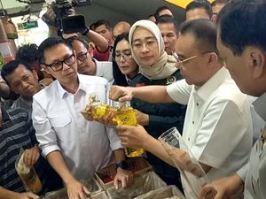 Video: Dasco-Komisi VI DPR Temukan Minyak Goreng Tanpa Tanggal Kedaluwarsa Video: Dasco-Komisi VI DPR Temukan Minyak Goreng Tanpa Tanggal Kedaluwarsa