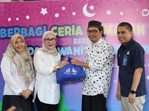 Daya Wanita PAM JAYA Bagikan 1.000 Paket Sembako untuk Warga Jakarta Daya Wanita PAM JAYA Bagikan 1.000 Paket Sembako untuk Warga Jakarta