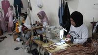 Geliat Produksi Busana Muslim Jelang Lebaran di Malang