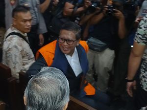 Jaksa KPK: Dapat Info OTT, Hasto Suruh Harun Masiku Rendam HP dan Sembunyi Jaksa KPK: Dapat Info OTT, Hasto Suruh Harun Masiku Rendam HP dan Sembunyi