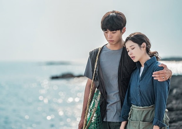 IU dan Park Bo Gum di When Life Gives You Tangerines/ Foto: instagram.com/netflixkr