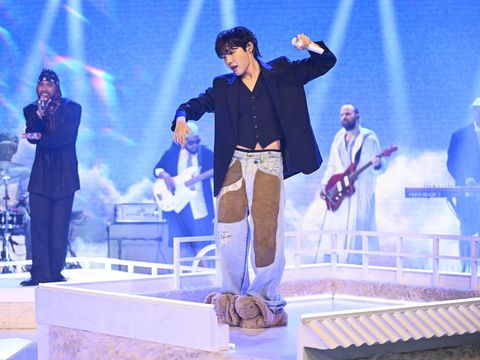 THE TONIGHT SHOW STARRING JIMMY FALLON -- Episode 2105 -- Pictured: Musical guest j-hope ft. Miguel performs on Monday, March 10, 2025 -- (Photo by: Todd Owyoung/NBC via Getty Images)