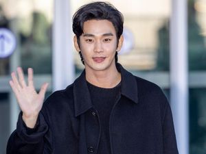 Video: Agensi Kim Soo Hyun Ajukan Gugatan Pidana terhadap Keluarga Kim Sae Ron Video: Agensi Kim Soo Hyun Ajukan Gugatan Pidana terhadap Keluarga Kim Sae Ron