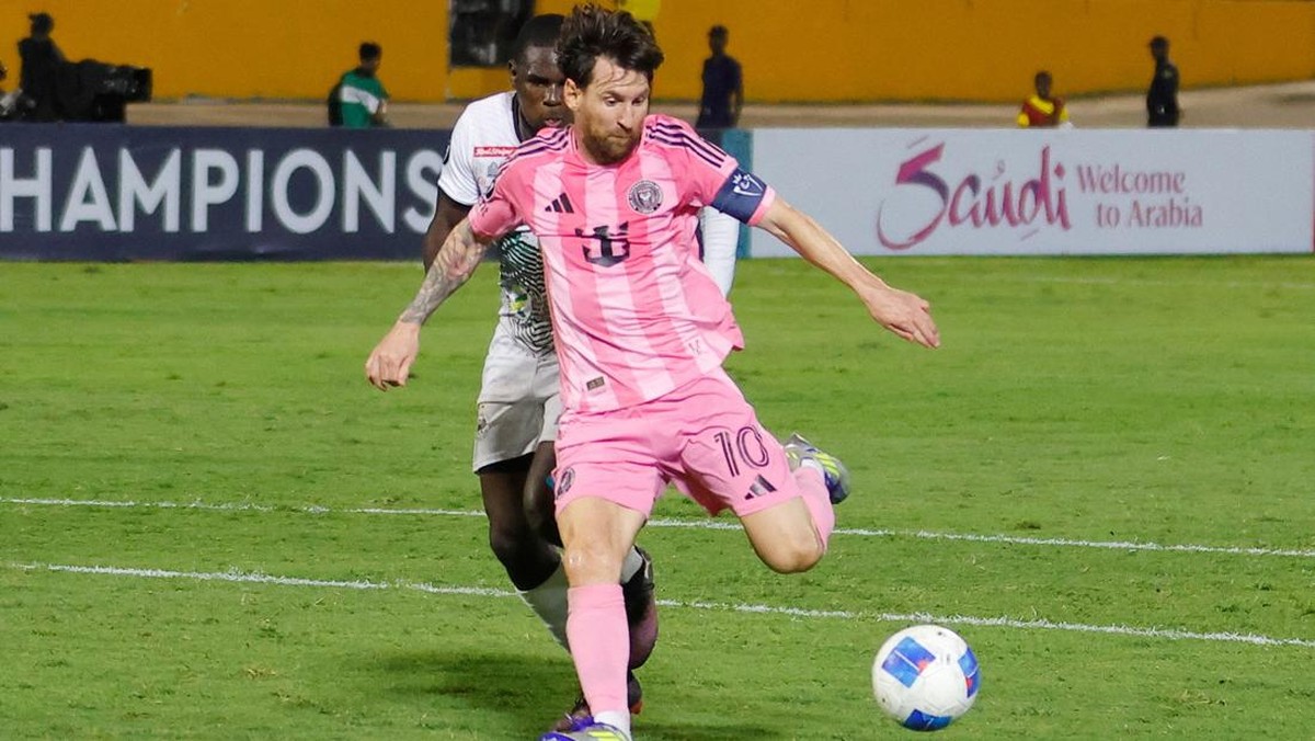 Lionel Messi mencetak gol saat Inter Miami menang 2-0 atas Cavalier di leg kedua 16 besar Concacaf Champions Cup (Foto: REUTERS/Gilbert Bellamy)