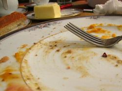 Makan Sampai Piring Bersih Disebut Norak, Jadi Kontroversi