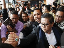 Video Ronny Talapessy Teriak Bela Hasto: Dia Punya Hak untuk Bicara