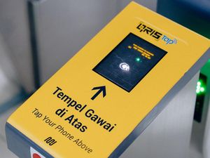 QRIS Tap Mulai Dipakai di LRT Jabodebek Mulai September QRIS Tap Mulai Dipakai di LRT Jabodebek Mulai September