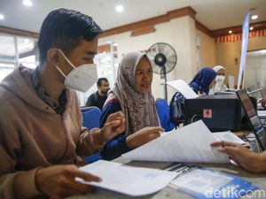 Peserta Gelombang I Mudik Gratis Pemprov DKI Jakarta Lakukan Verifikasi Peserta Gelombang I Mudik Gratis Pemprov DKI Jakarta Lakukan Verifikasi