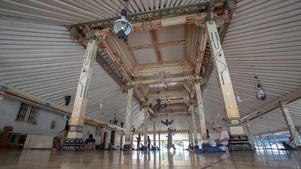 Singgah Sejenak di Masjid Kesultanan Yogyakarta