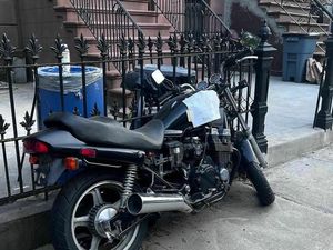 Tradisi Unik New York, Buang Barang Berharga dari Piano Sampai Motor!
