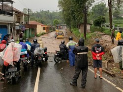 Sempat Lumpuh gegara Banjir, Jalur Menuju Garut Selatan Bisa Dilalui