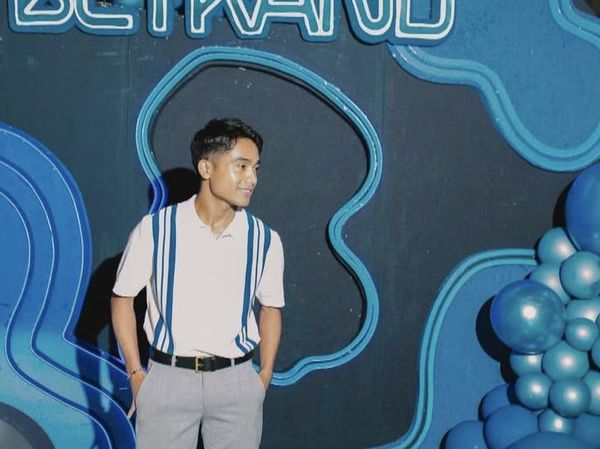 Betrand Peto Rayakan Pesta Ulang Tahun ke-20 dengan Banyak Kue