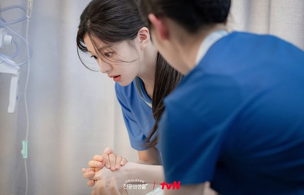 Go Youn Jung sebagai Oh Yi Young di 'Resident Playbook' Go Youn Jung sebagai Oh Yi Young di 'Resident Playbook'