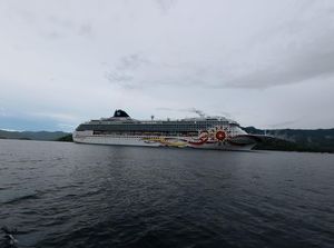 Kapal Pesiar Norwegian Sun Bawa 1.633 Wisatawan ke Labuan Bajo