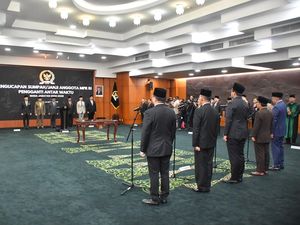 Lantik 5 Anggota MPR PAW, Muzani Ingatkan Tanggung Jawab pada Negara