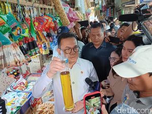 Akhir Pekan, Mendag Blusukan ke Pasar Sidak Takaran MinyaKita Akhir Pekan, Mendag Blusukan ke Pasar Sidak Takaran MinyaKita