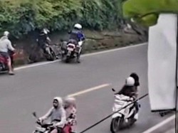 Momen Oknum Patwal di Puncak Pepet Pemotor Berujung yang Pencopotan