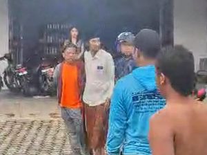 Pelaku Pencurian Kotak Amal Masjid di Bondowoso Nyaris Dihakimi Massa Pelaku Pencurian Kotak Amal Masjid di Bondowoso Nyaris Dihakimi Massa