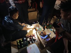 Polrestabes Semarang Amankan 5 Penjual dan Ratusan Botol Miras