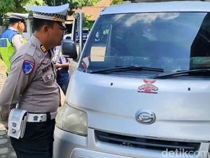 Siasat Travel Gelap Berkeliaran di Cirebon Jelang Lebaran Terungkap Siasat Travel Gelap Berkeliaran di Cirebon Jelang Lebaran Terungkap