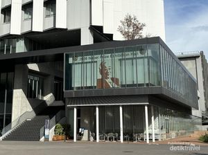 Menjelajahi Aula Penghargaan Nobel di Universitas Nagoya Jepang