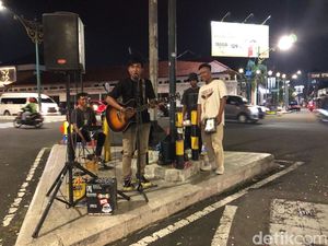 Suka Duka Jadi Musisi Jalanan Jogja