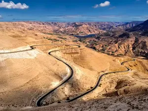 5 Jalan Raya Tertua di Dunia, Ada yang Masih Berfungsi hingga Kini