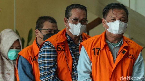Kadis PUPR OKU dan Tiga Anggota DPRD OKU Berompi Tahanan KPK