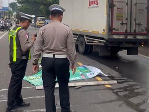 Pemotor Remaja Tewas Tertabrak Truk Jelang Berbuka Puasa di Bojonegoro