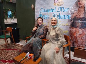 Nini Carlina Tandai Kembali ke Dunia Musik dengan Semesta Bersyukur Nini Carlina Tandai Kembali ke Dunia Musik dengan Semesta Bersyukur