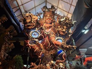 Pengarakan Ogoh-ogoh di Denpasar, Pemkot Bagi-bagi 2,000 Nasi Jinggo Pengarakan Ogoh-ogoh di Denpasar, Pemkot Bagi-bagi 2,000 Nasi Jinggo