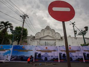 Plengkung Gading Ditutup, Warga pun Memutar Jauh Plengkung Gading Ditutup, Warga pun Memutar Jauh