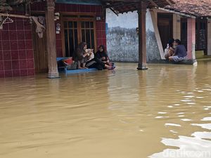 Tanggul Widodaren Jebol, Permukiman di Ketitang Wetan Pati Terendam Banjir
