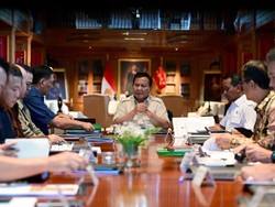 Rapat Bareng Menteri di Hambalang, Prabowo Bahas Proyek Hilirisasi