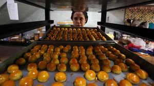 Melihat Pembuatan Kue Kering yang Laris Jelang Lebaran