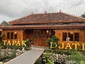 Sedap! Pecak Ikan hingga Ayam Goreng Nikmat di Resto Joglo Bekasi Sedap! Pecak Ikan hingga Ayam Goreng Nikmat di Resto Joglo Bekasi
