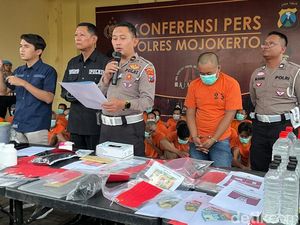 Sopir Truk Ini Kabur Usai Tabrak Gadis Yatim Piatu di Mojokerto hingga Tewas Sopir Truk Ini Kabur Usai Tabrak Gadis Yatim Piatu di Mojokerto hingga Tewas