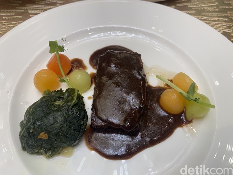 Spesial! Lidah Wagyu Panggang hingga Kambing Guling Buat Buka Puasa