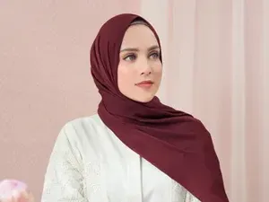 7 Warna Hijab yang Cocok untuk Kulit Warm Undertone 7 Warna Hijab yang Cocok untuk Kulit Warm Undertone