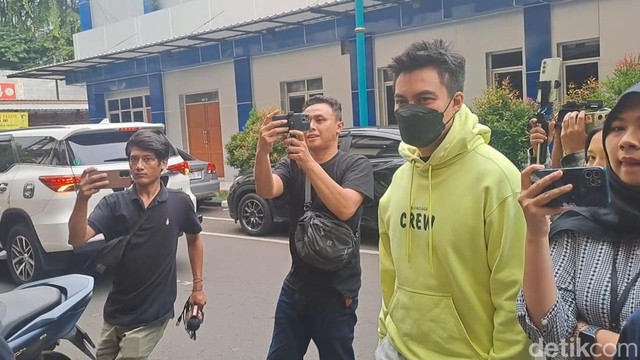 Berita Viral Selebriti dari InsertLive : Baim Wong Dituding Tak Peduli Paula Sakit Saat Hamil gegara Bilang...