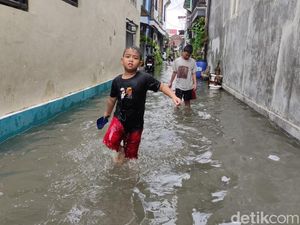 Banjir Meluas di 2 Kecamatan Sidoarjo, 13 Desa Terendam Banjir Meluas di 2 Kecamatan Sidoarjo, 13 Desa Terendam