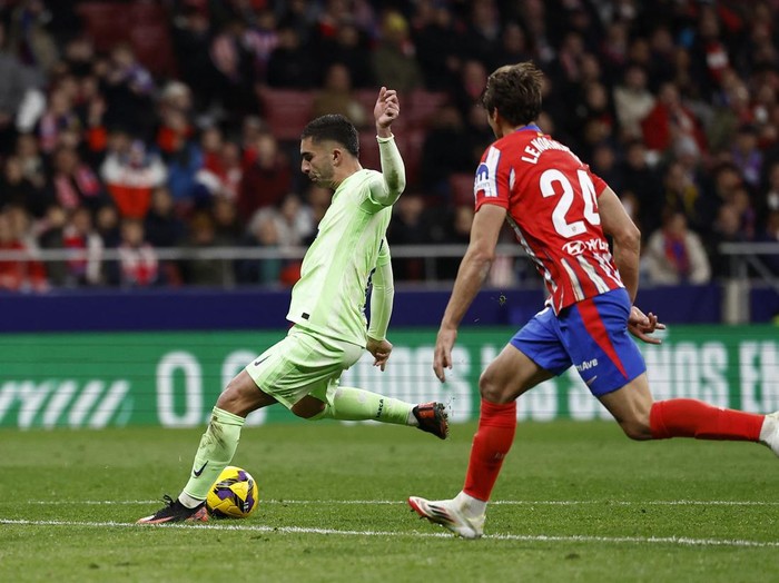 Soccer Football - LaLiga - Las Palmas v FC Barcelona - Estadio Gran Canaria, Las Palmas, Spain - February 22, 2025 FC Barcelona's Ferran Torres celebrates scoring their second goal REUTERS/Borja Suarez