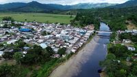 Foto Udara Sungai di Ekuador Tercemar Tumpahan Minyak