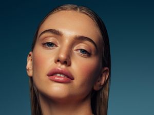 Tips Makeup Habis Mandi yang Jadi Tren di TikTok, Cocok untuk Lebaran